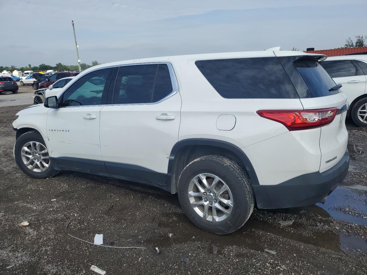 2019 Chevrolet Traverse - Image 2