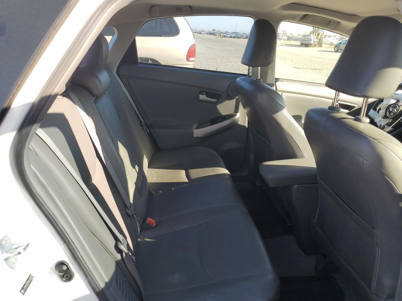 2011 Toyota Prius - Image 10