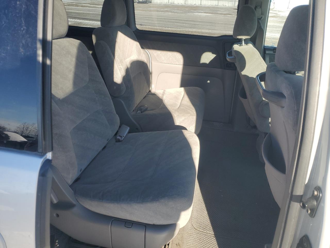 2002 Honda Odyssey - Image 11