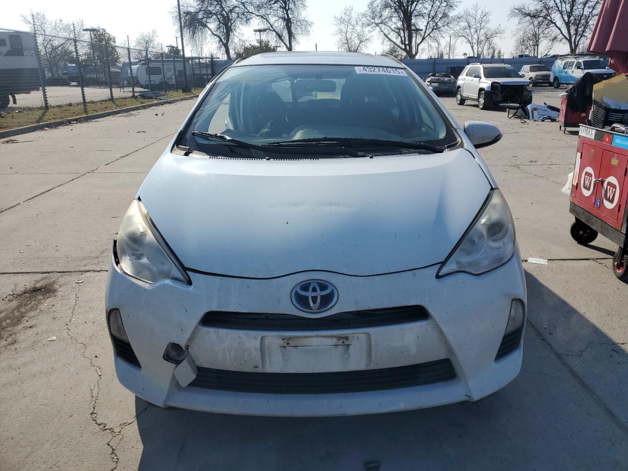 2012 Toyota Prius - Image 5