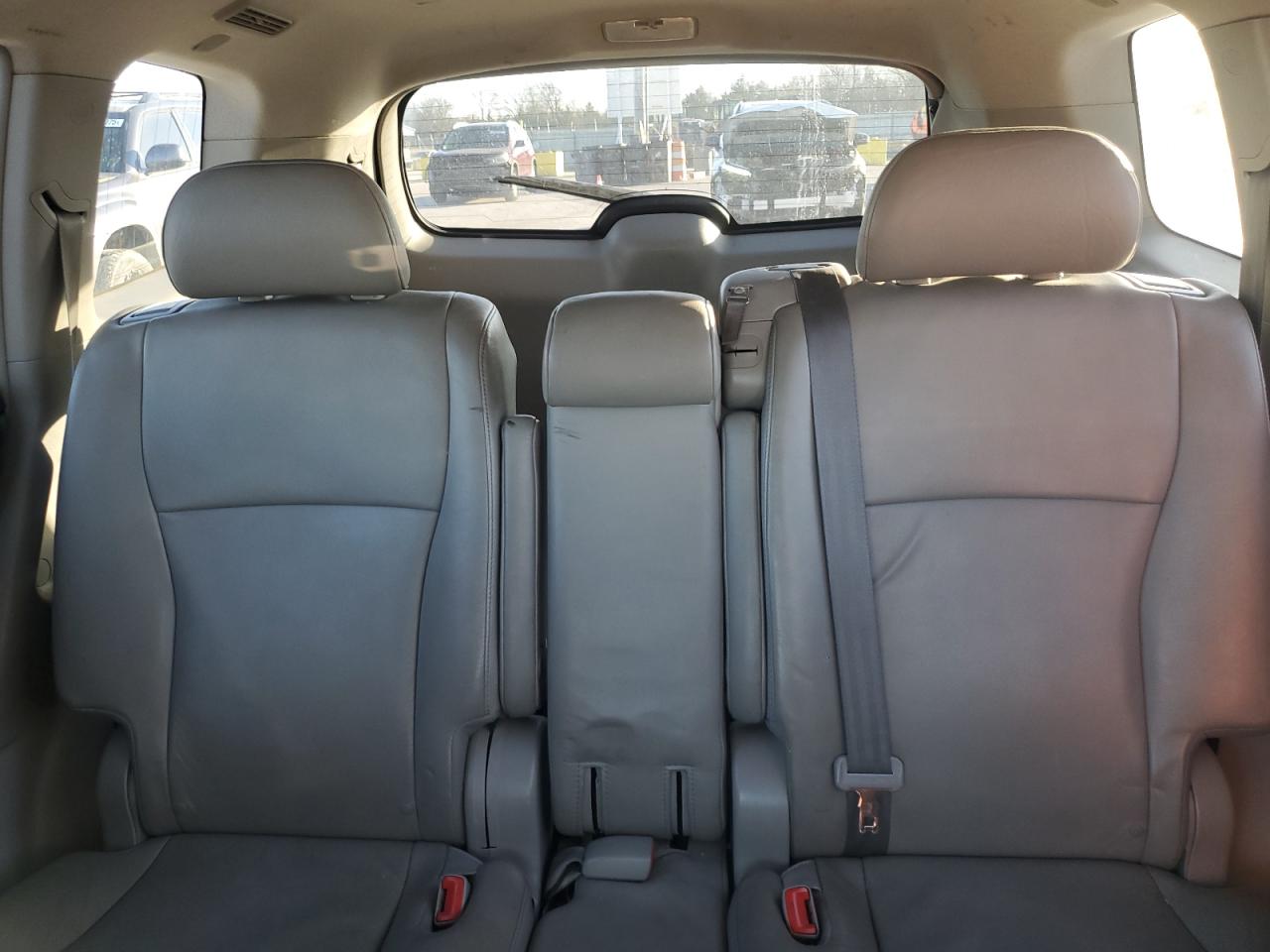 2011 Toyota Highlander - Image 10