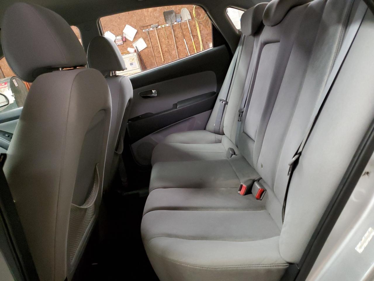 2010 Hyundai Elantra - Image 10