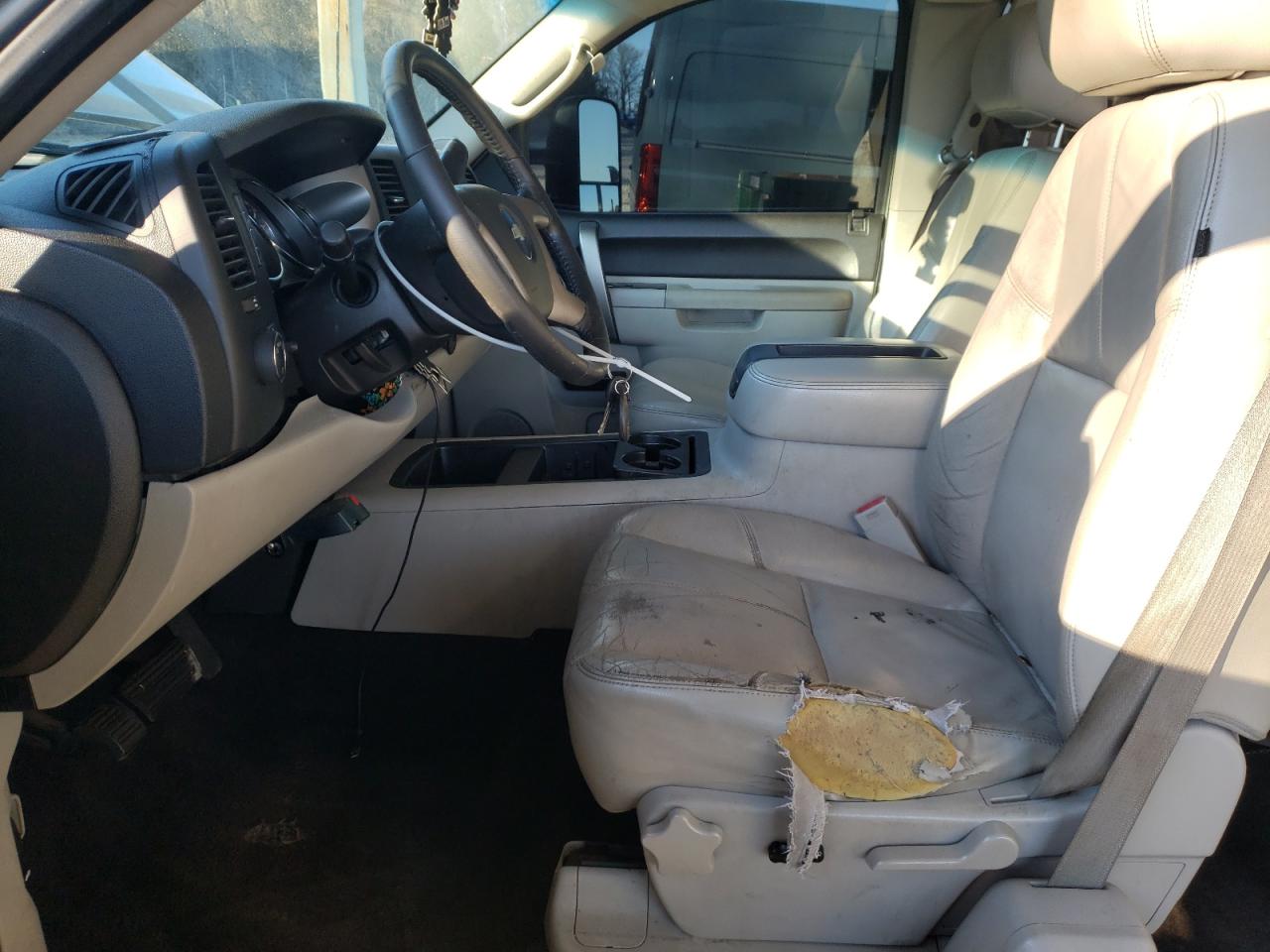 2011 Chevrolet Silverado - Image 7