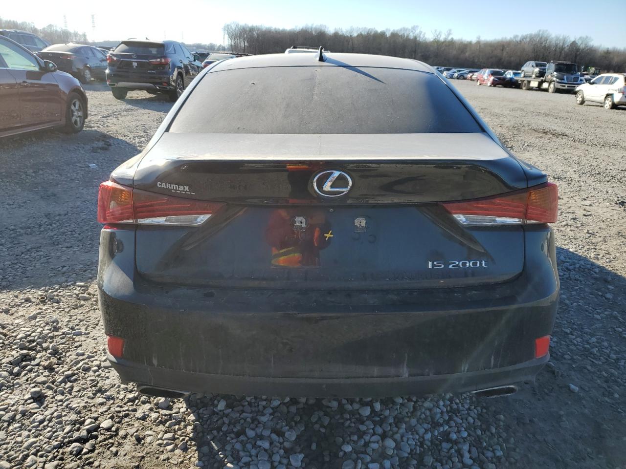 2017 Lexus IS - Image 6