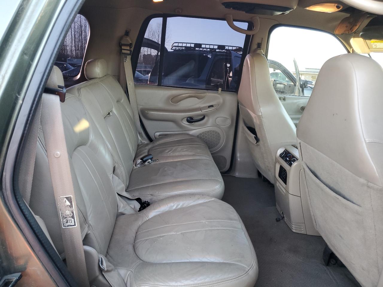 2001 Ford Expedition Eddie Bauer VIN: 1FMFU18L11LB77994 Lot: 84280544