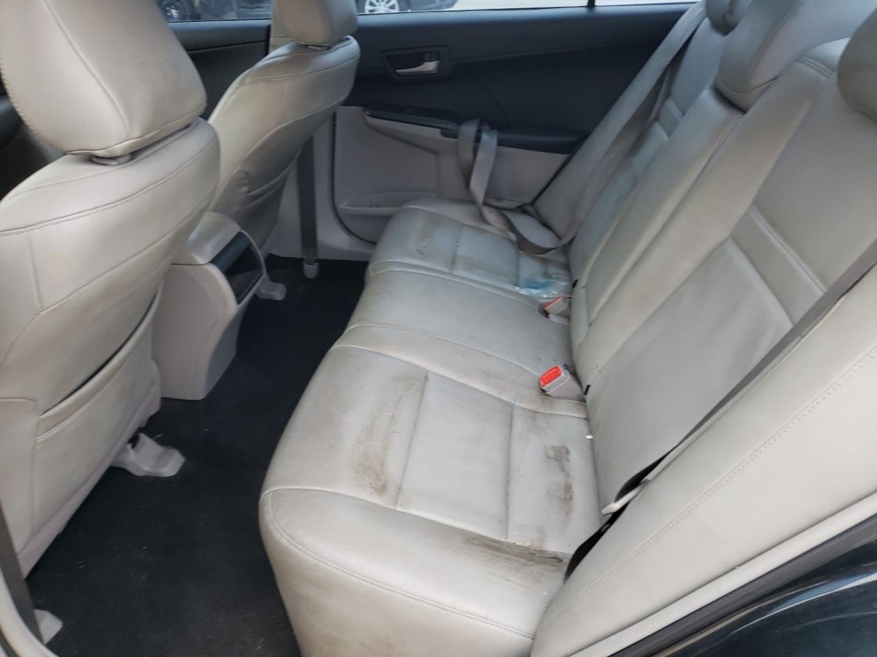 2012 Toyota Camry - Image 11