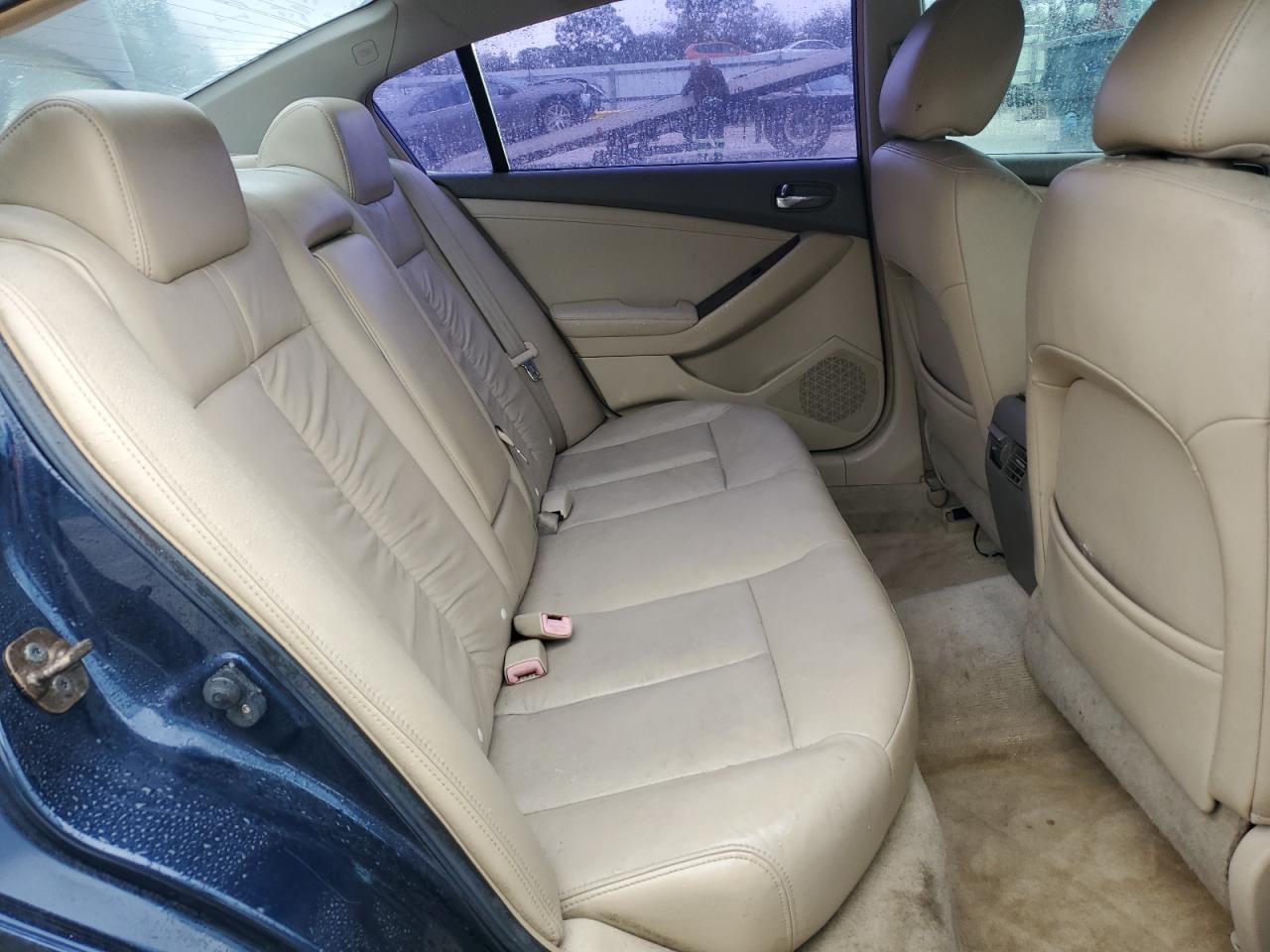 2010 Nissan Altima - Image 10