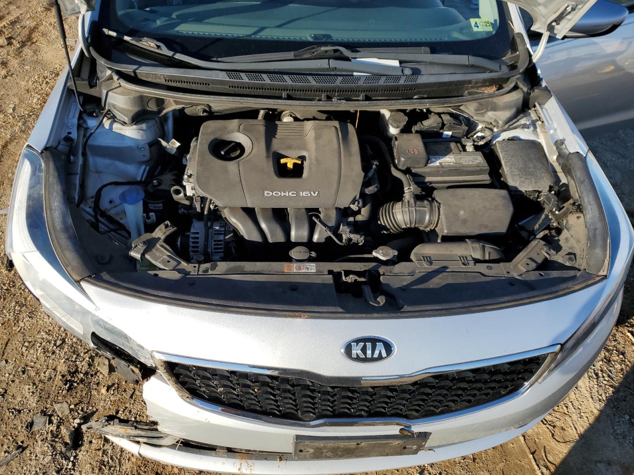 2017 Kia Forte - Image 12