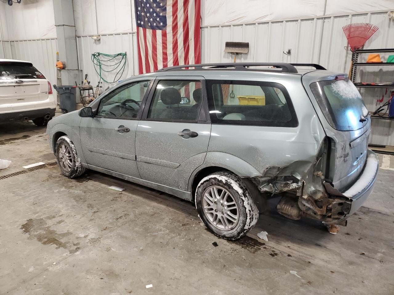 2005 Ford Focus - Image 2