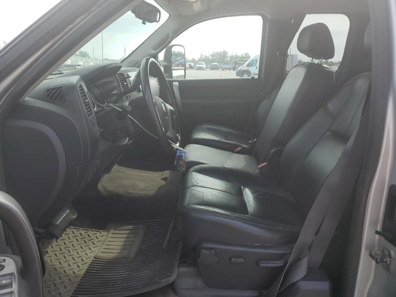 2011 Chevrolet Silverado - Image 7