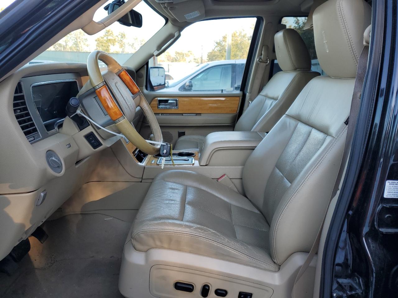 2010 Lincoln Navigator - Image 7