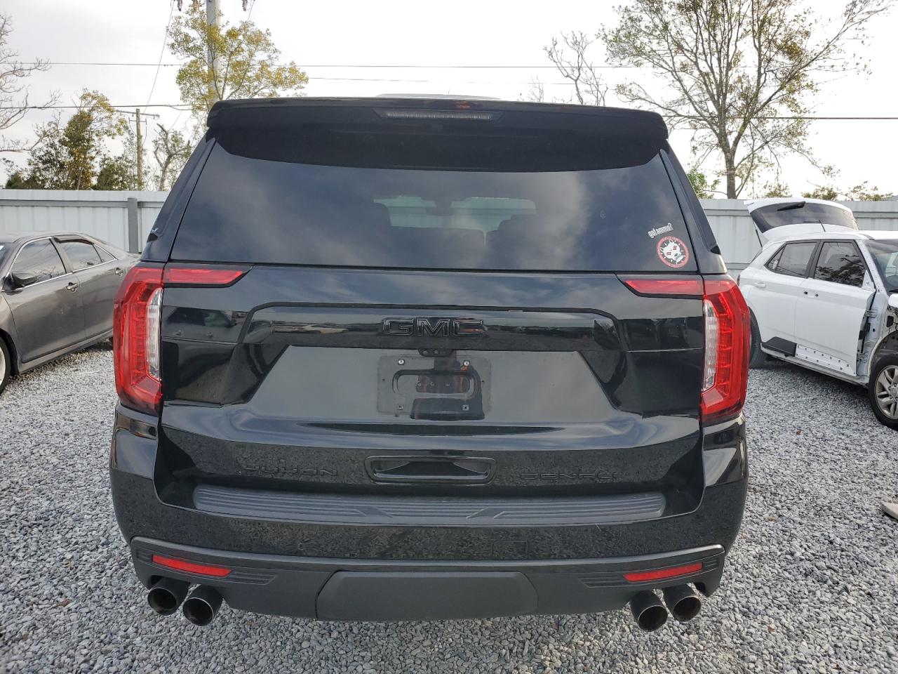 2022 GMC Yukon - Image 6
