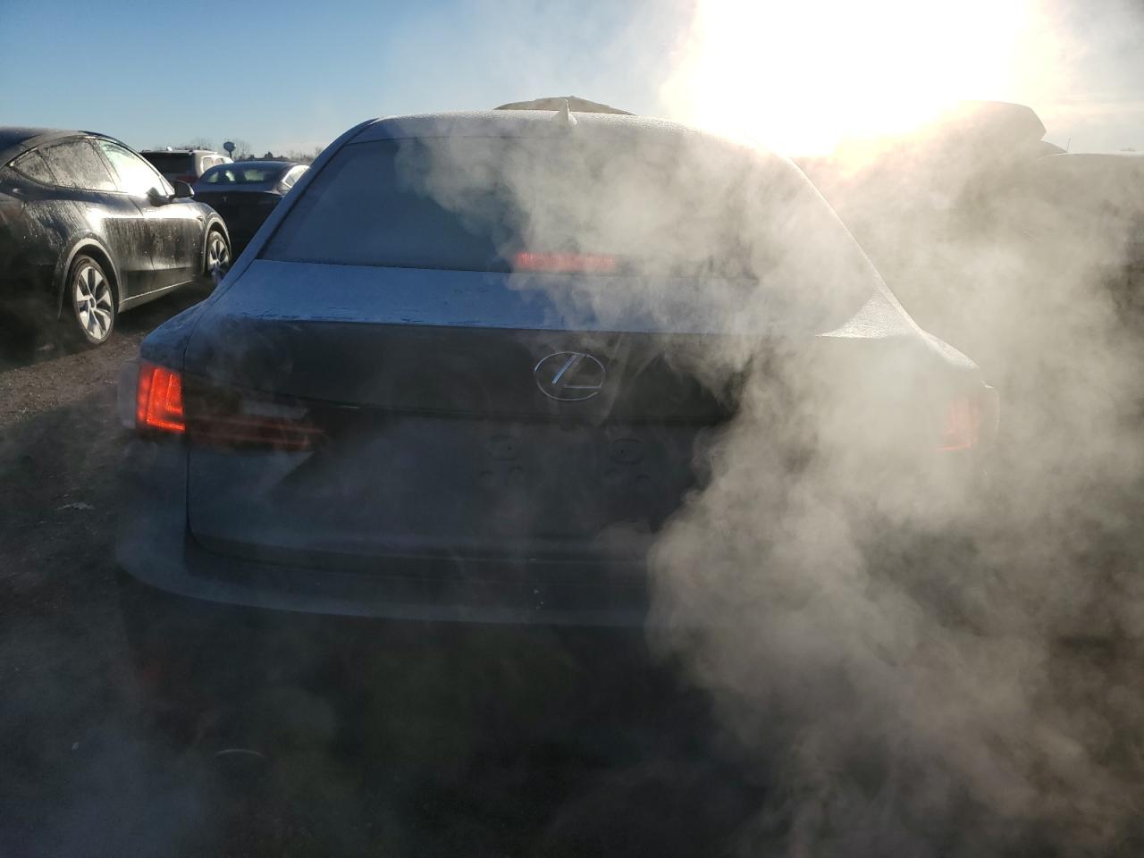 2015 Lexus IS - Image 6