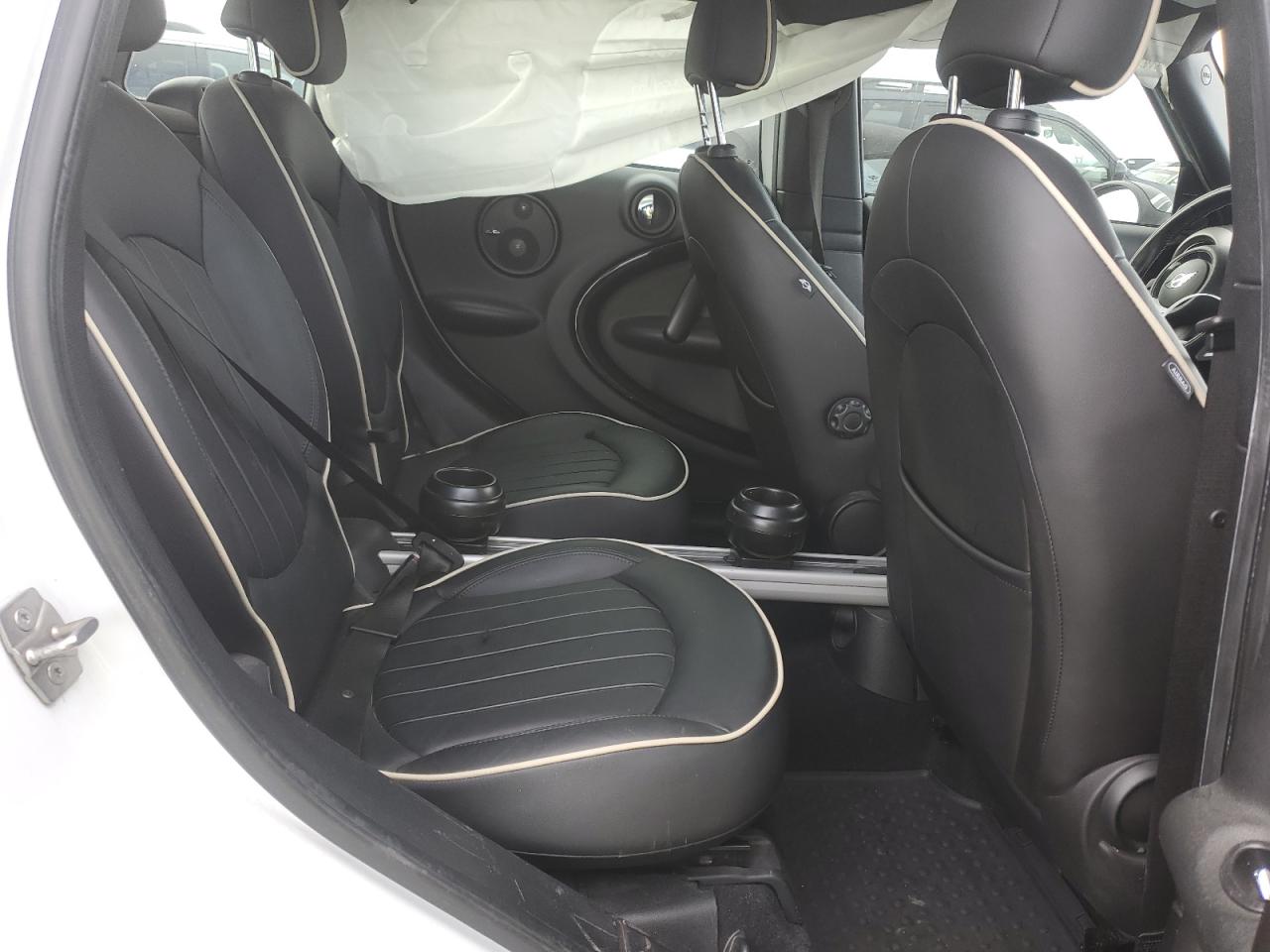 2011 MINI Cooper - Image 11