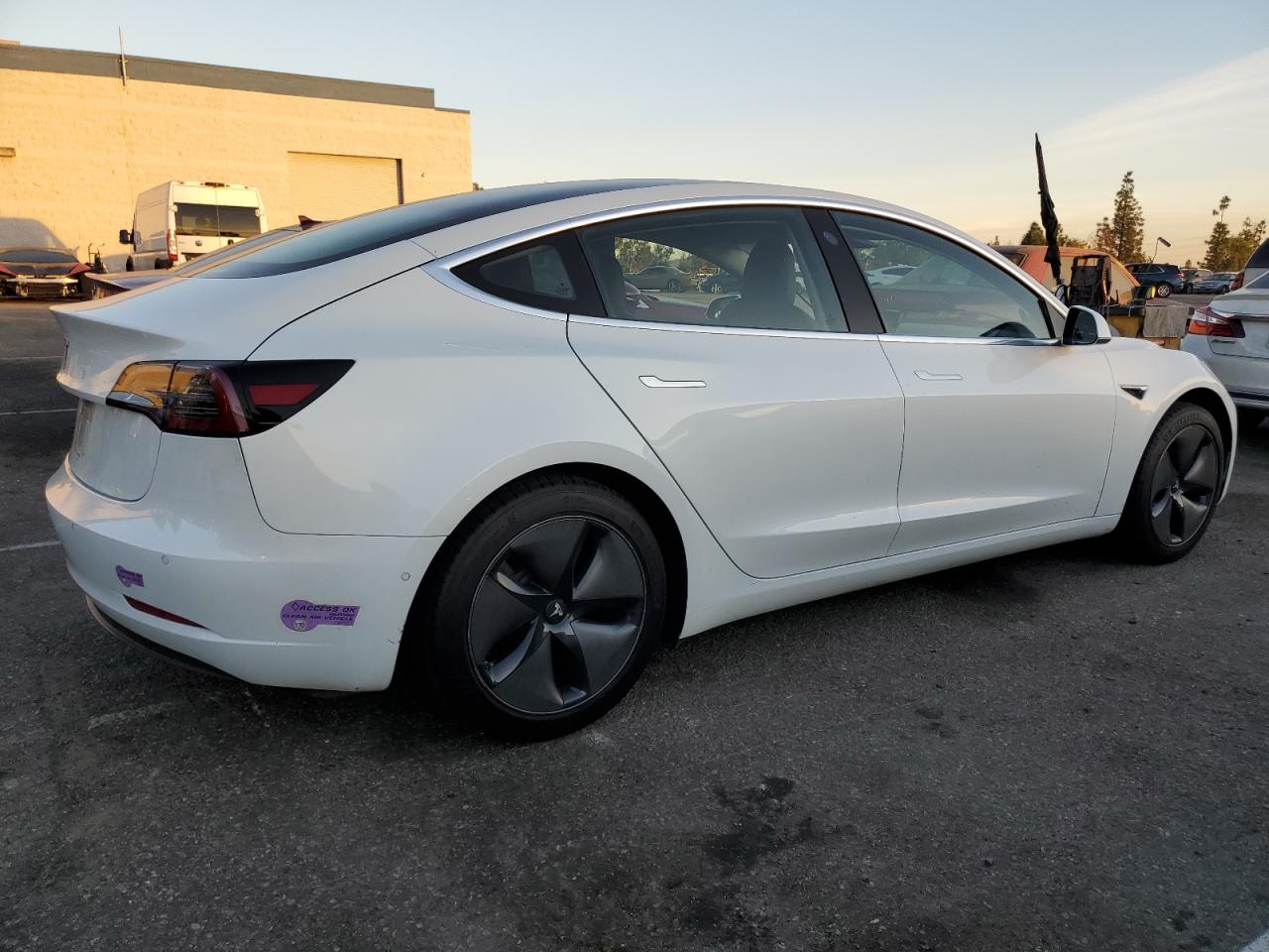 VIN 5YJ3E1EA2JF057731 2018 TESLA MODEL 3 no.3