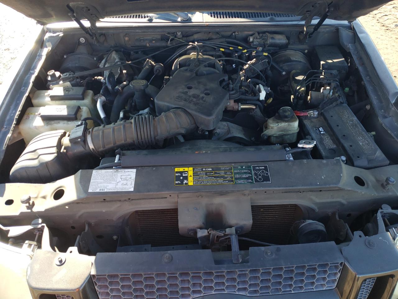 2005 Ford Explorer - Image 11