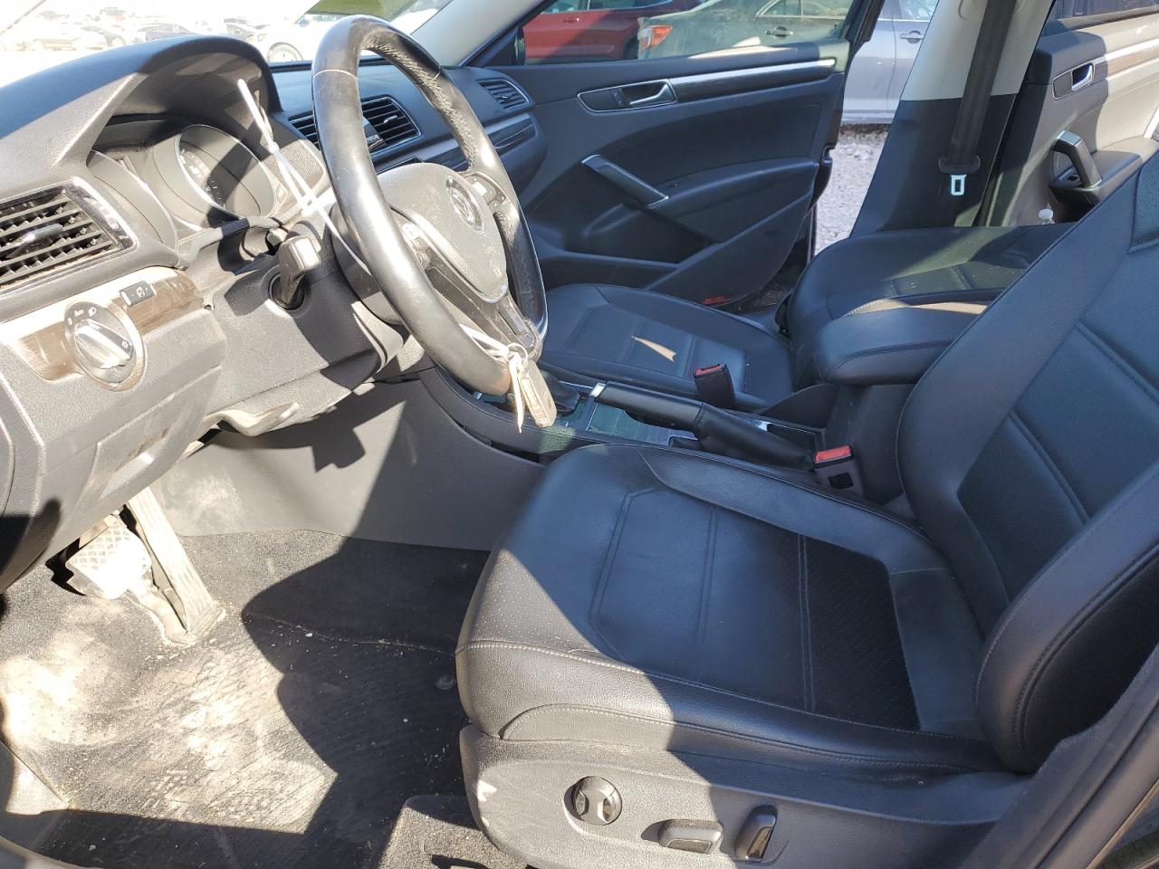 2018 Volkswagen Passat - Image 7