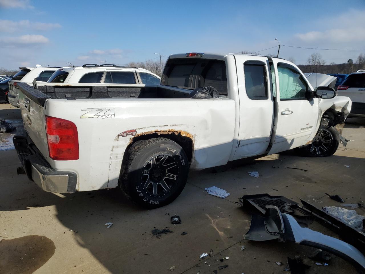 2010 Chevrolet Silverado - Image 3