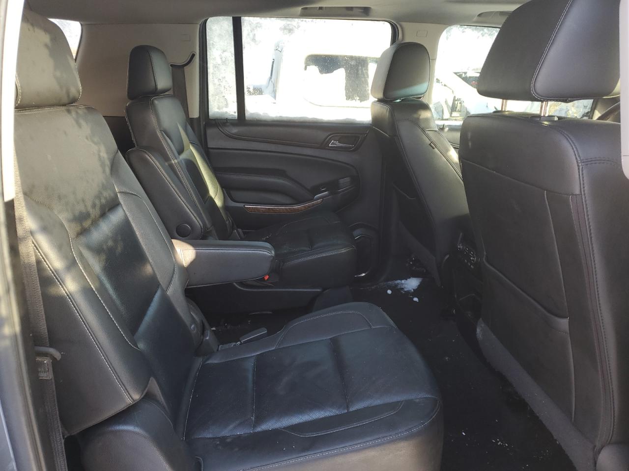 2018 Chevrolet Suburban - Image 11