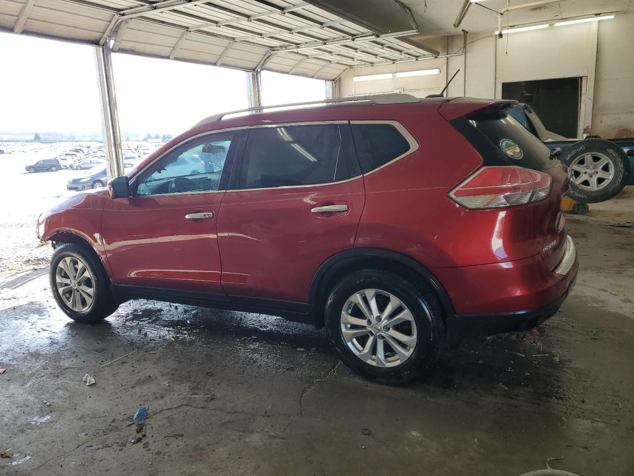 2016 Nissan Rogue - Image 2
