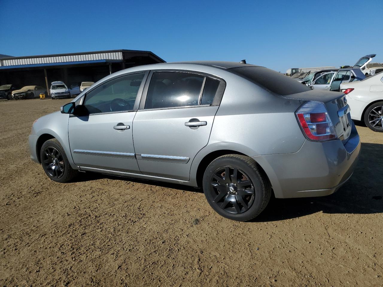 2010 Nissan Sentra - Image 2