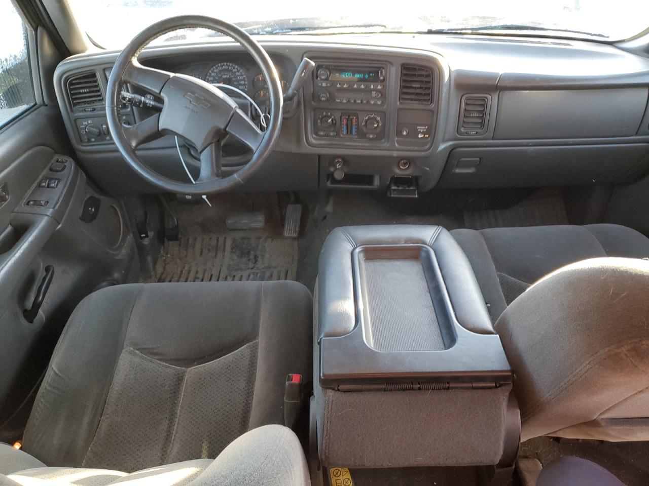 2005 Chevrolet Silverado - Image 8