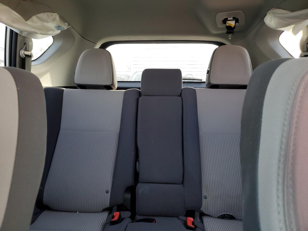 2015 Toyota RAV 4 - Image 10