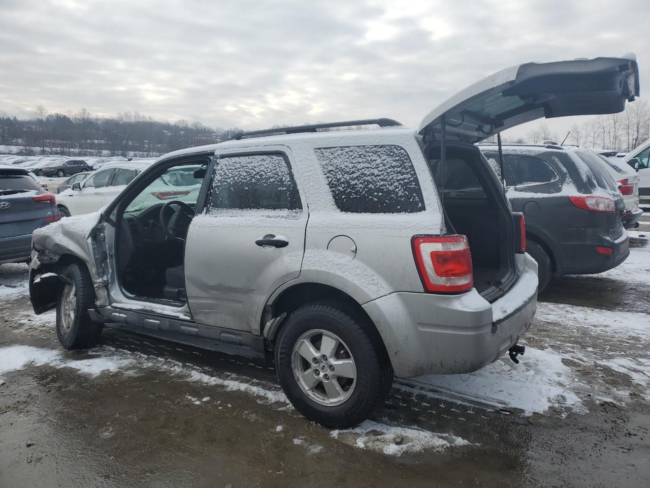2010 Ford Escape - Image 2