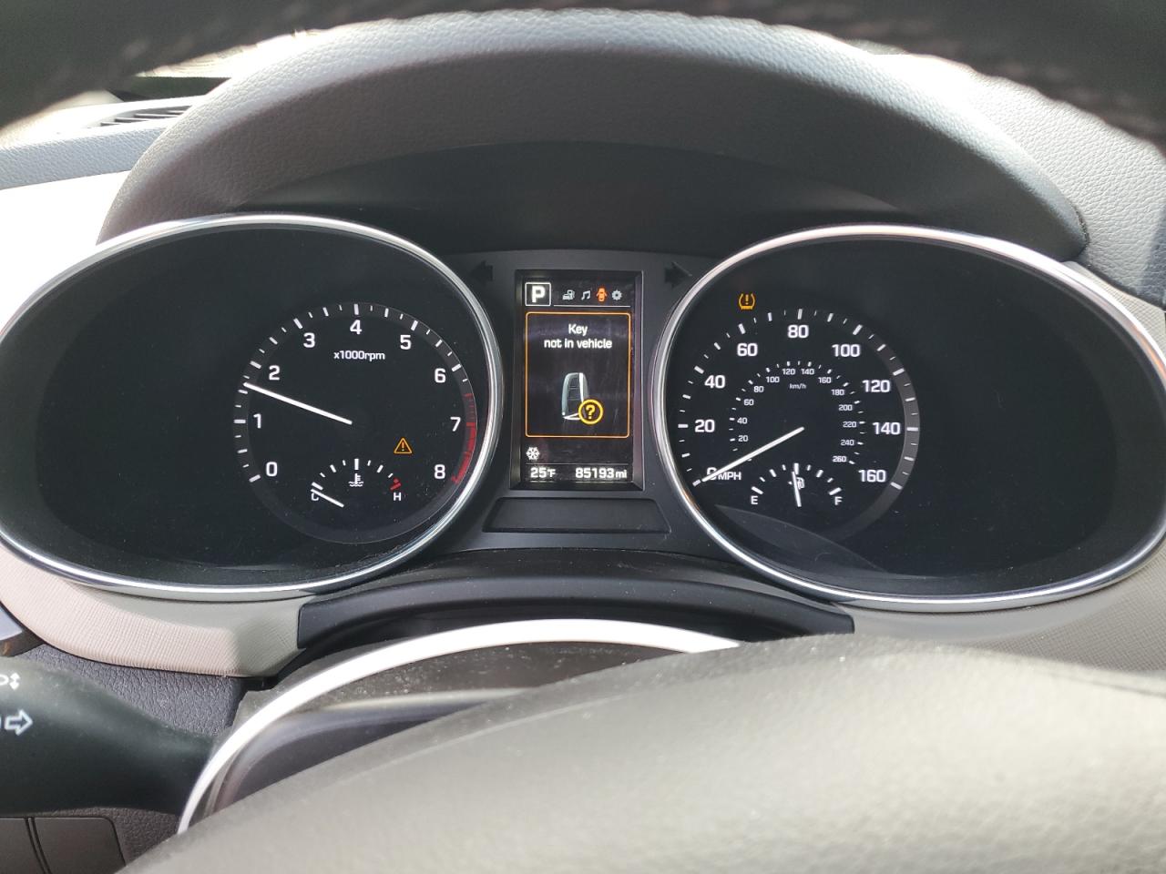 2017 Hyundai Santa Fe - Image 9