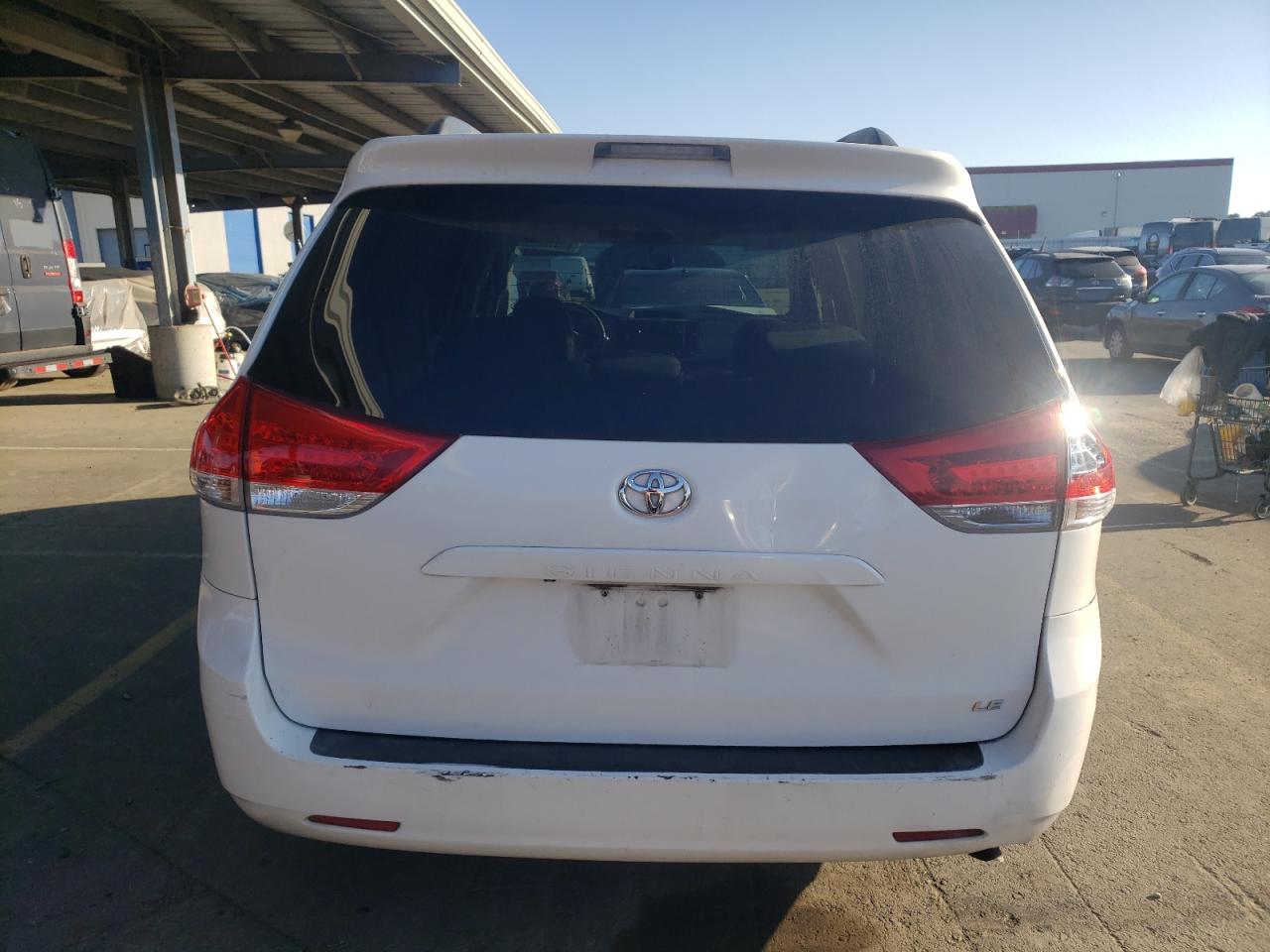 2011 Toyota Sienna - Image 6