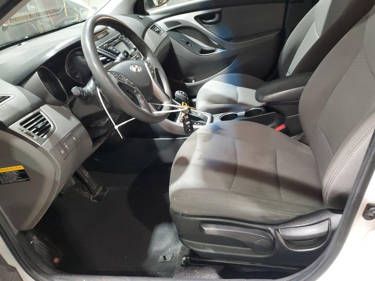 2014 Hyundai Elantra - Image 7