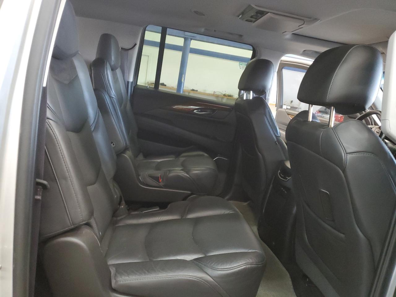 2017 Cadillac Escalade - Image 11