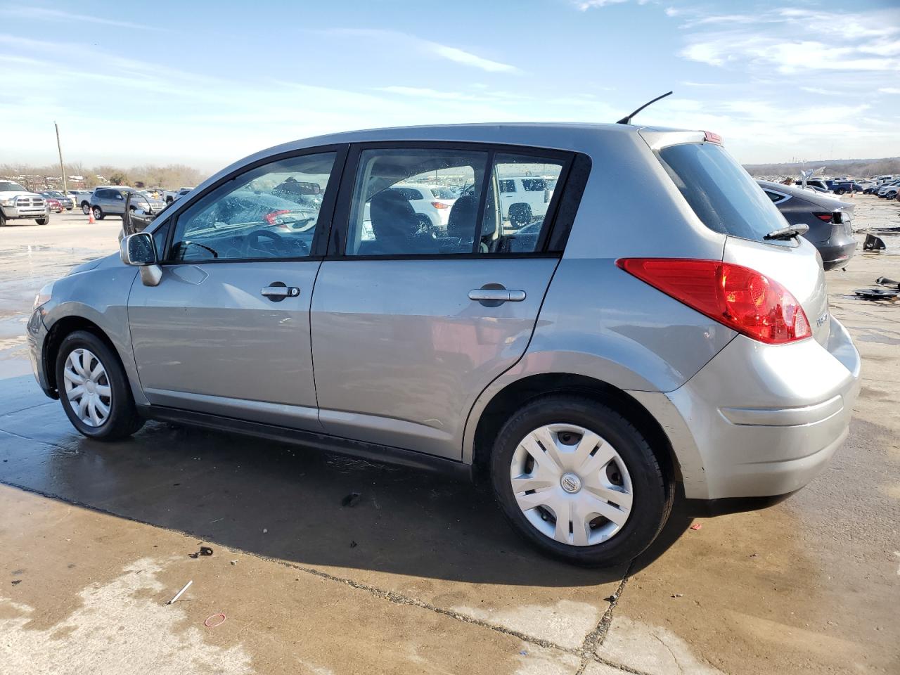 2012 Nissan Versa - Image 2