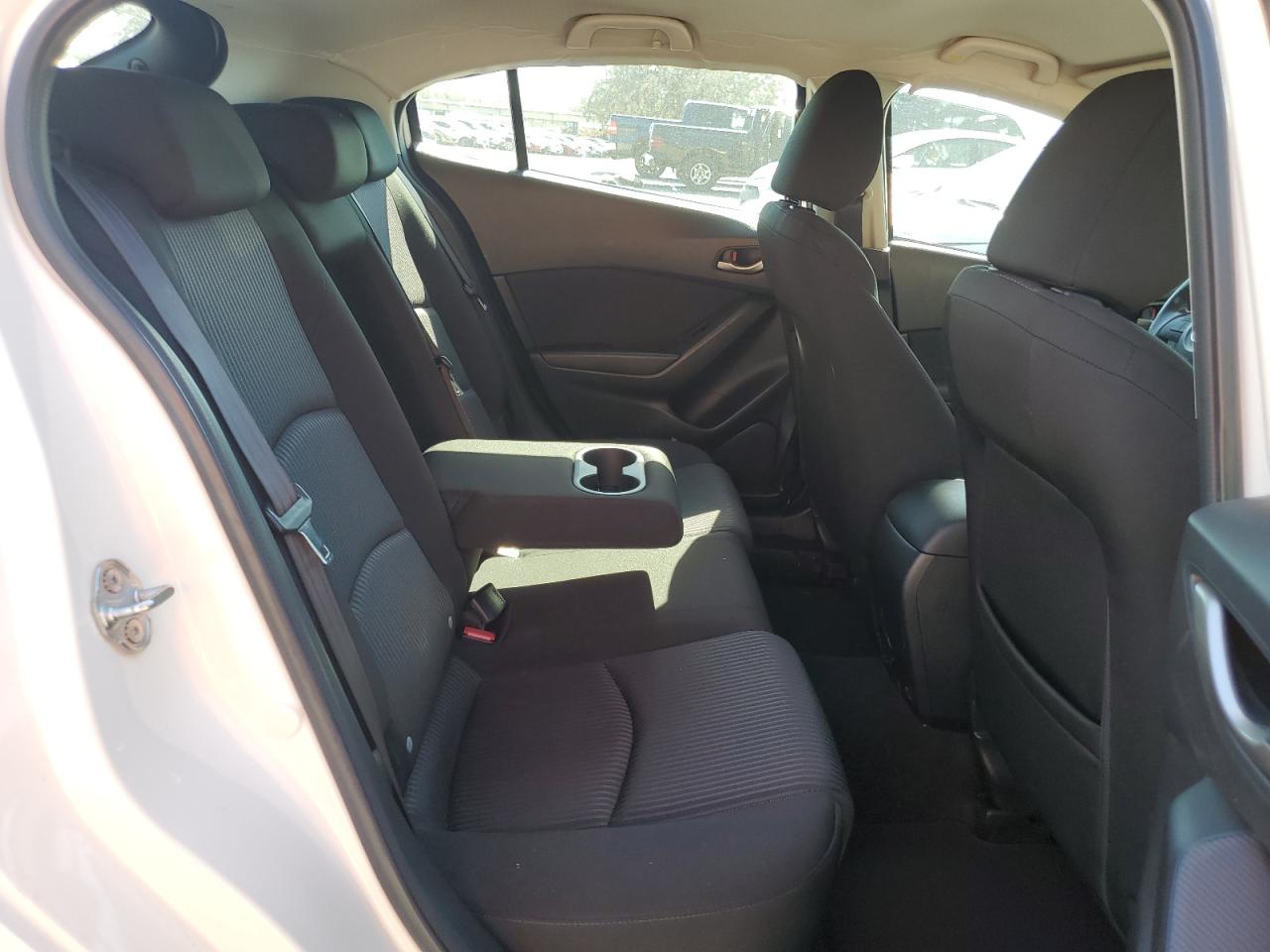 2015 Mazda 3 - Image 10