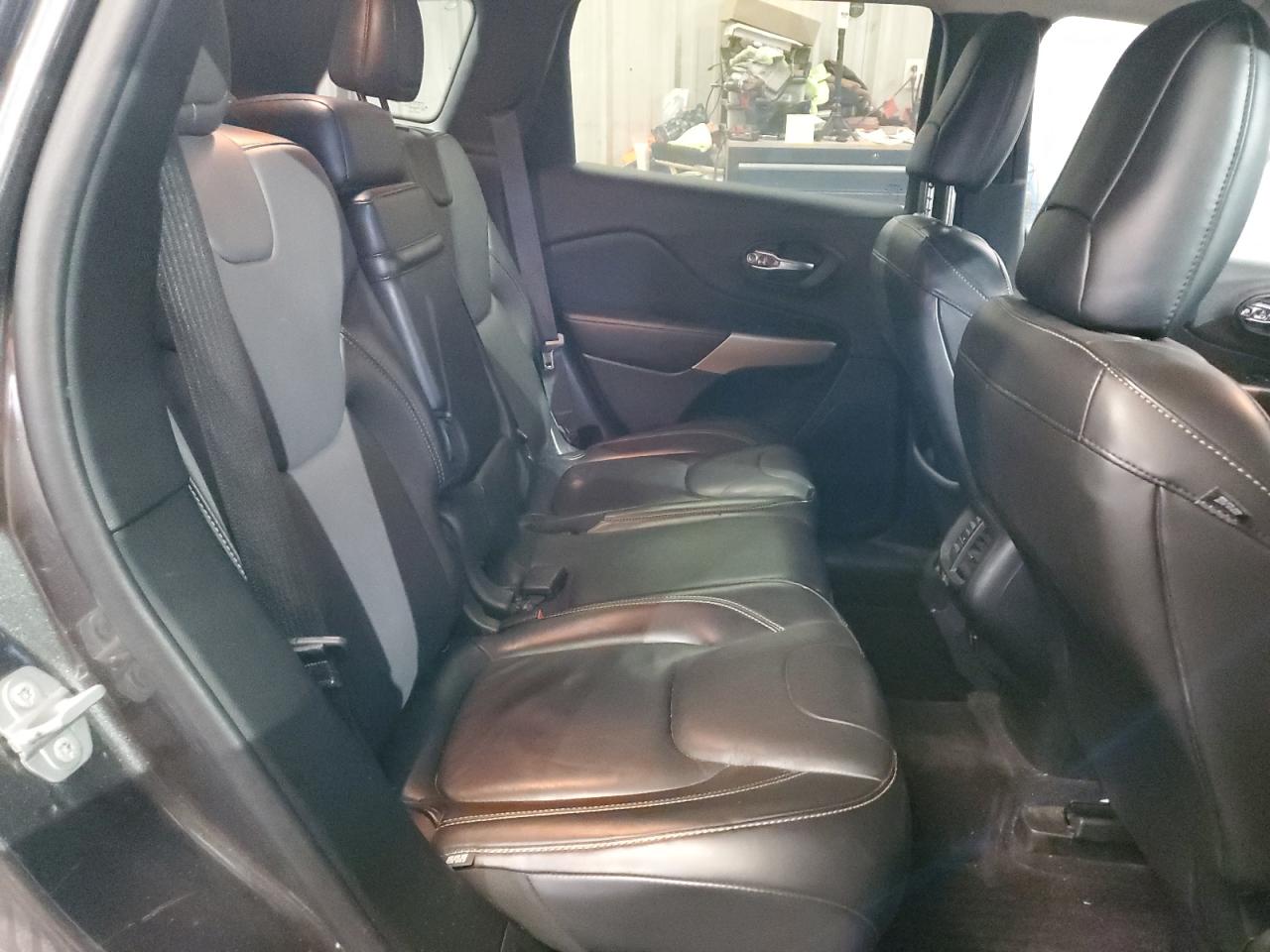 2018 Jeep Grand Cherokee - Image 11