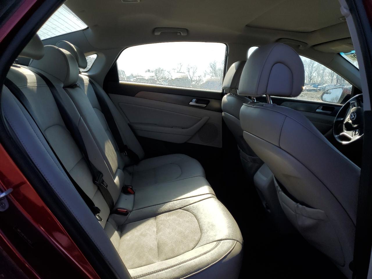 2016 Hyundai Sonata - Image 11