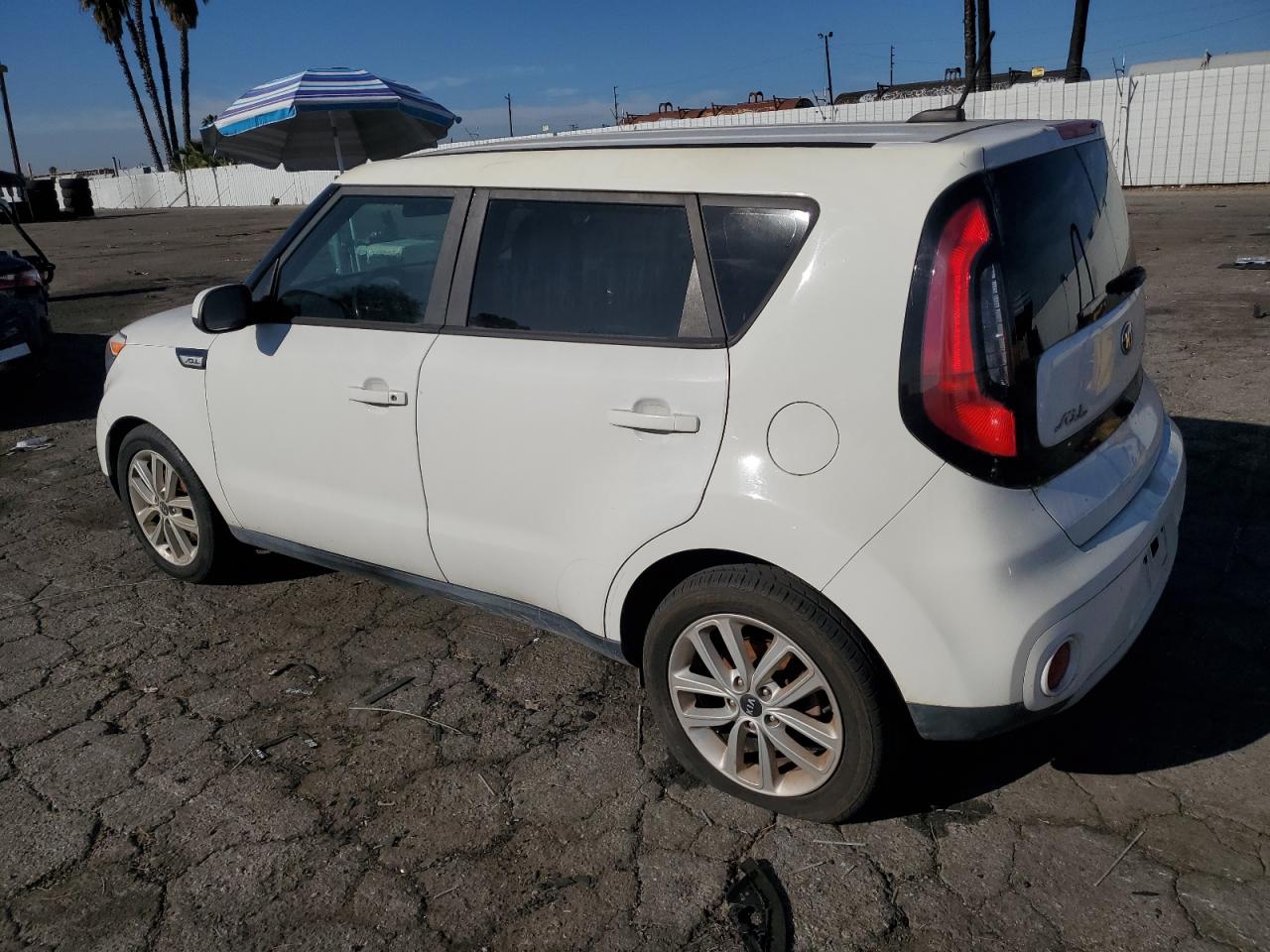 VIN KNDJP3A51K7646511 2019 KIA SOUL no.2