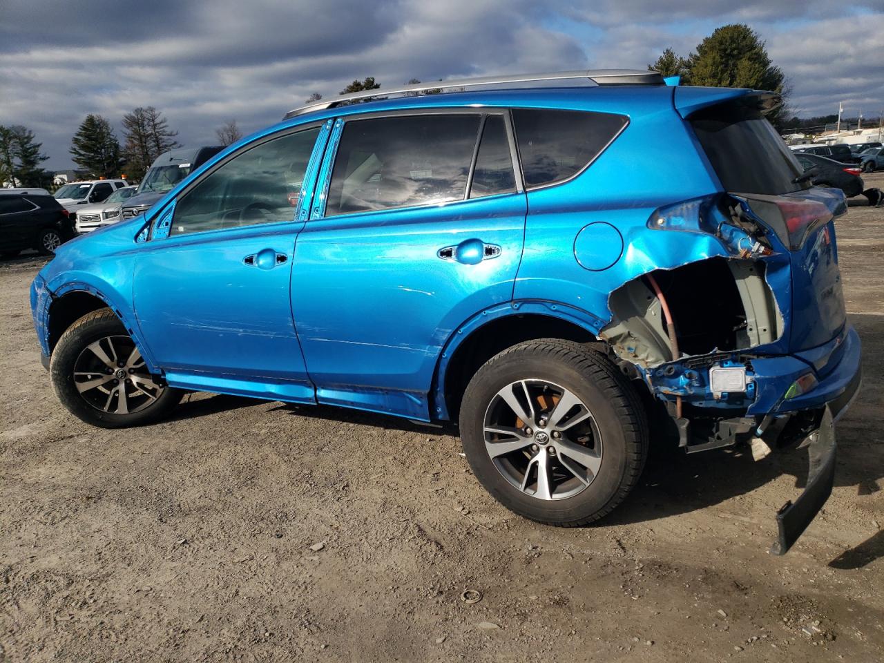 2018 Toyota RAV 4 - Image 2