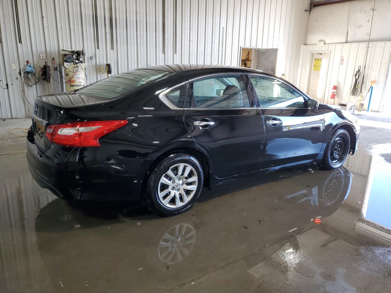 2017 Nissan Altima - Image 3