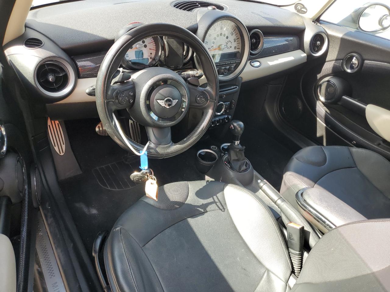 2011 MINI Cooper - Image 8