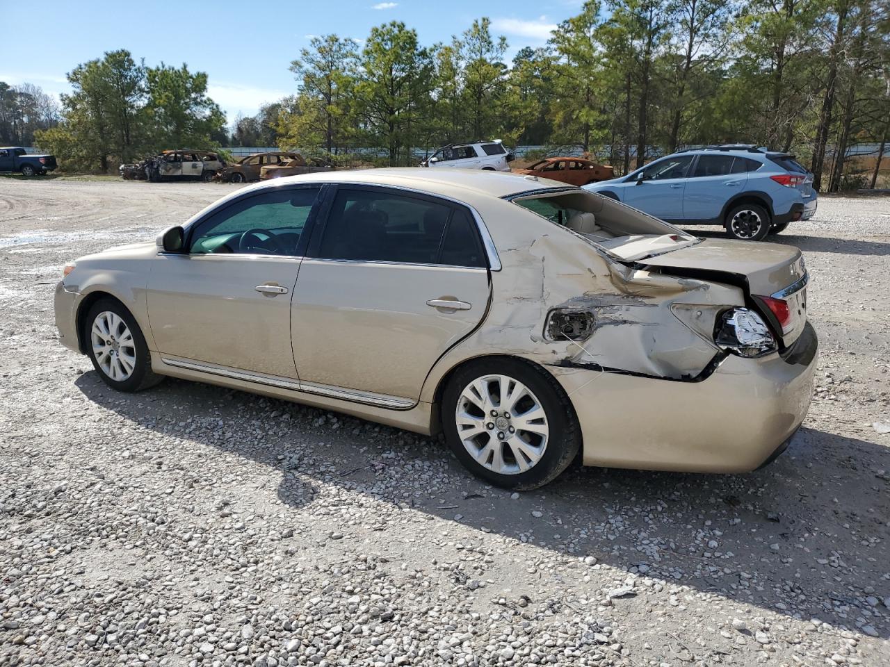 2012 Toyota Avalon - Image 2