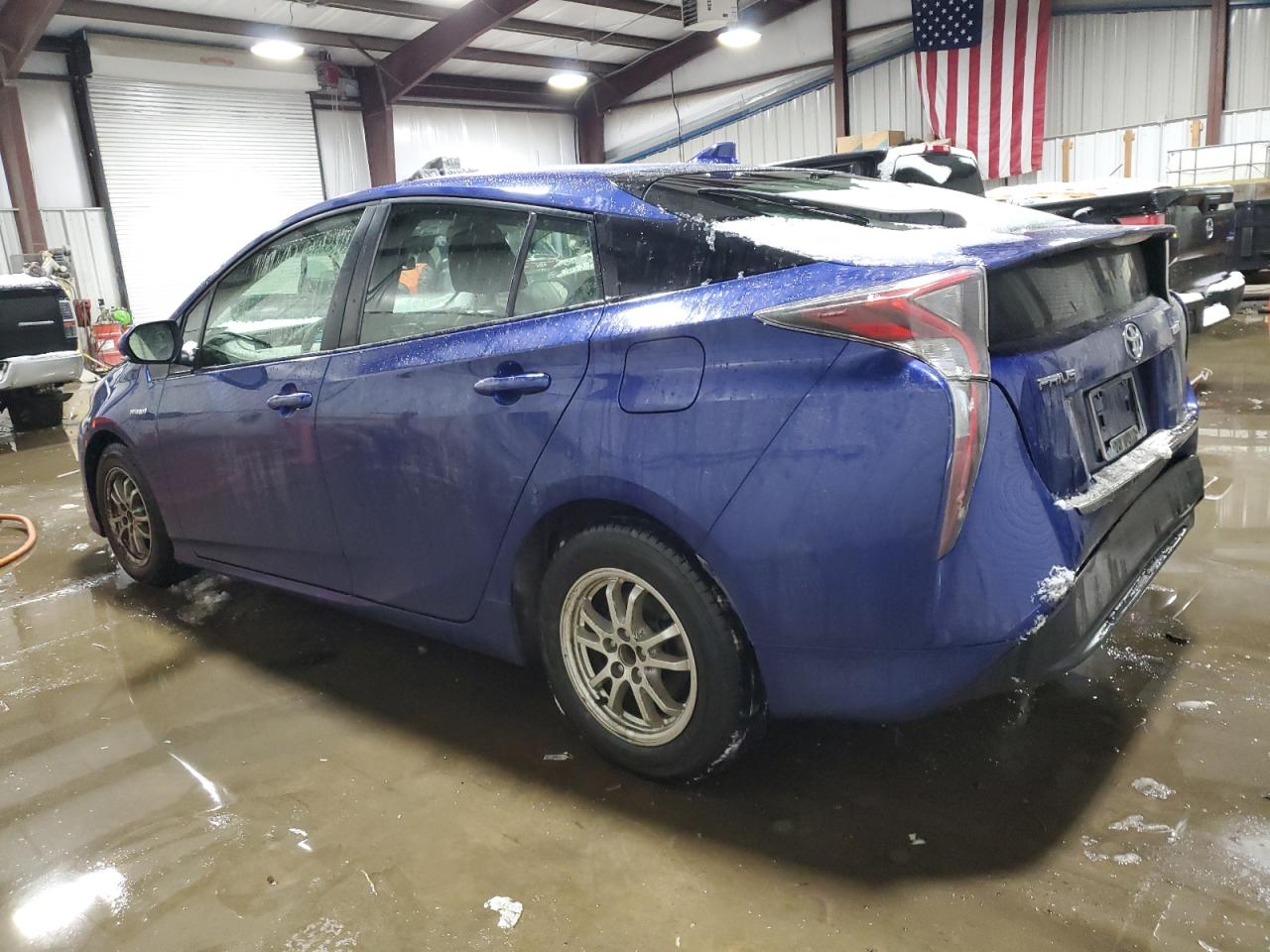 2016 Toyota Prius - Image 2
