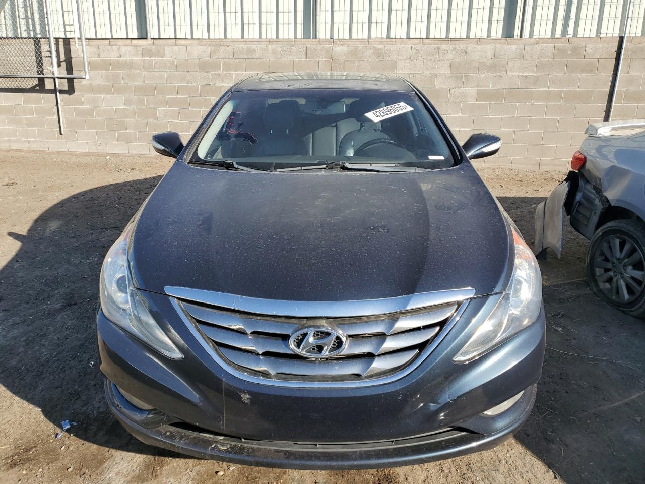2011 Hyundai Sonata - Image 5