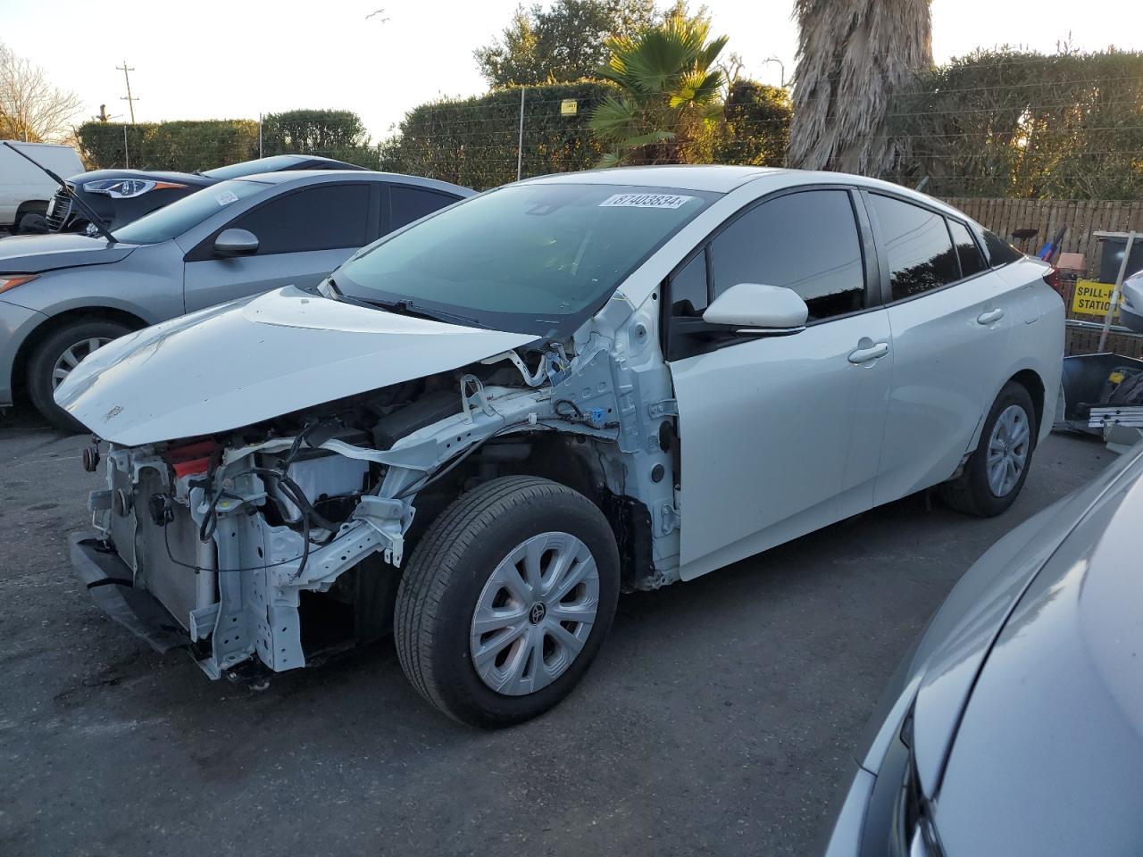 VIN JTDKARFU1K3072766 2019 TOYOTA PRIUS no.1