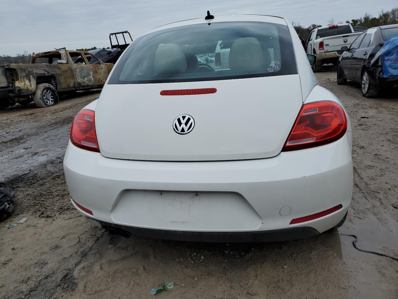 2014 Volkswagen Beetle - Image 6