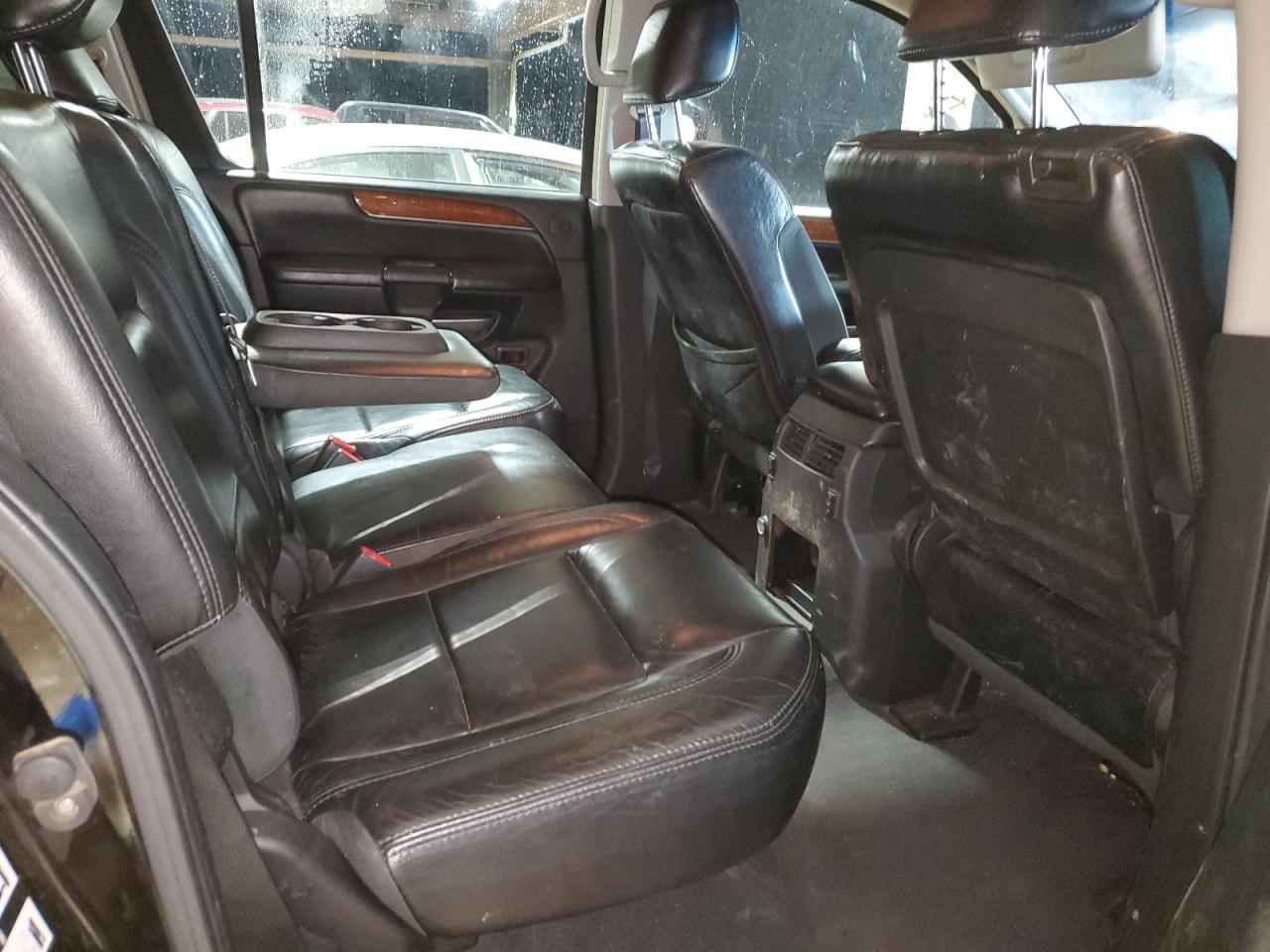 2010 Infiniti QX56 - Image 11