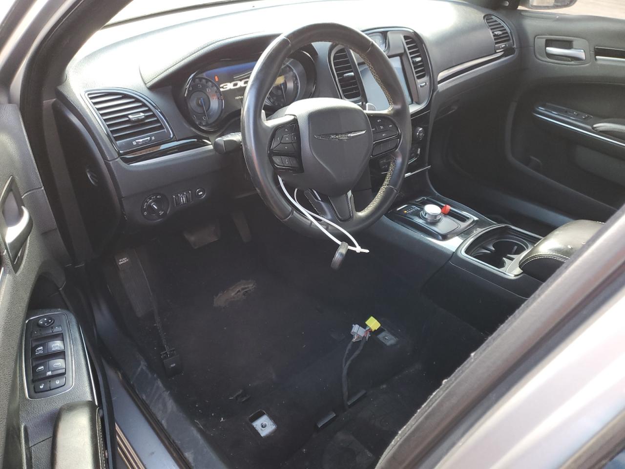 2018 Chrysler 300 - Image 8