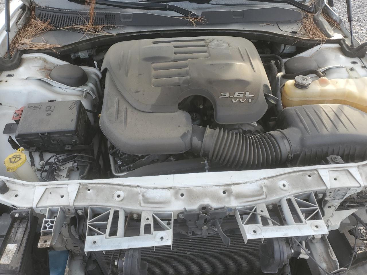 2016 Dodge Charger - Image 13