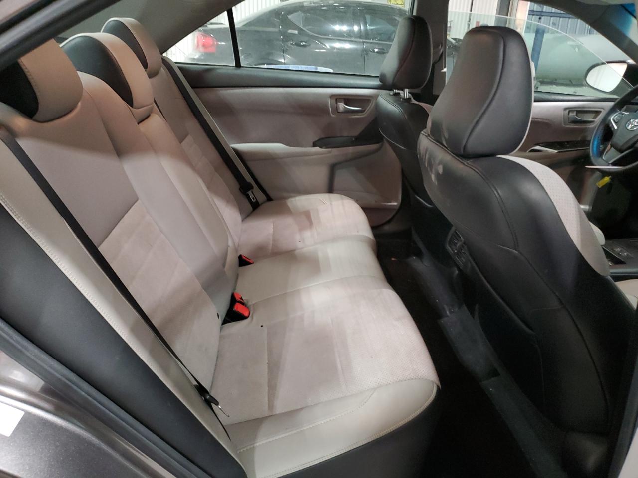 2016 Toyota Camry - Image 10