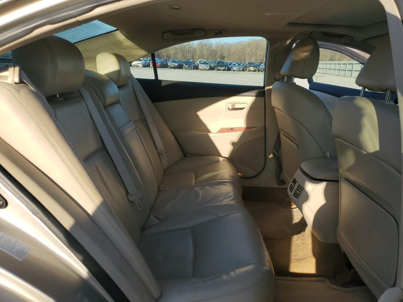 2012 Lexus ES - Image 10
